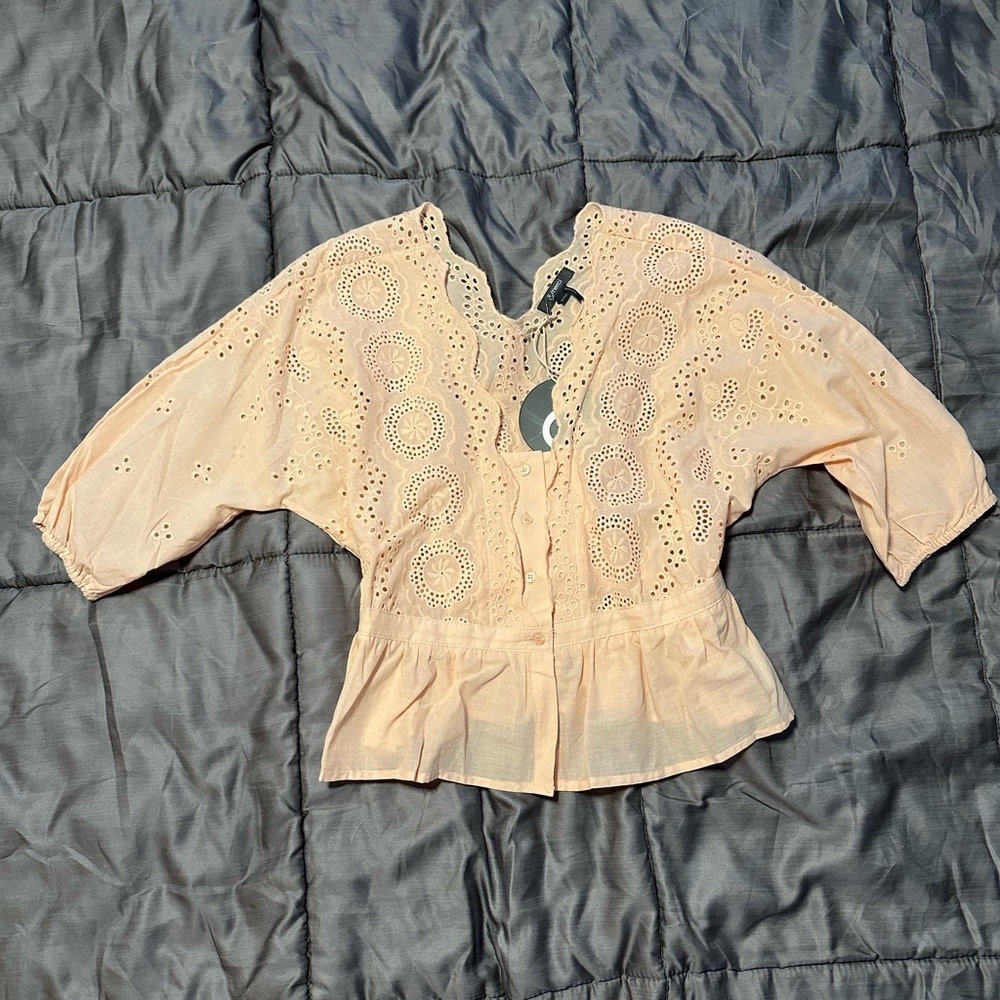 &merci Size medium -fits like small- peach peplum 3/4 sleeve shirt